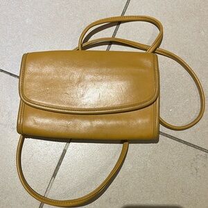 COACH Vintage Camel Cowhide Leather Small Crossbody w/ detachable strap-pristine